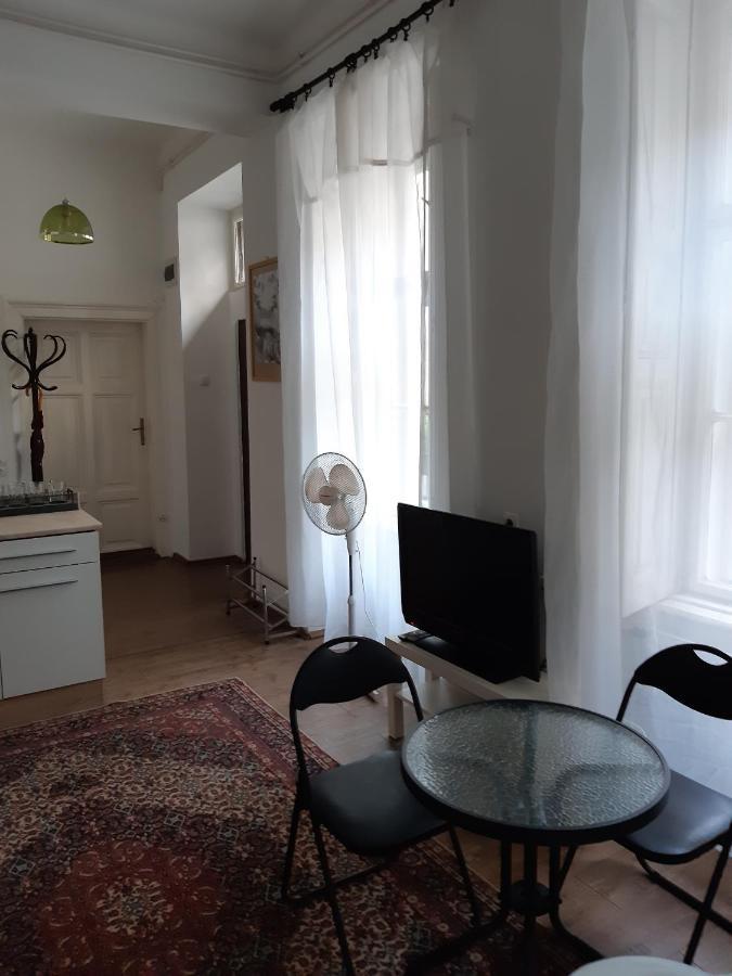 Valentin Apartman Budapeste Exterior foto